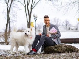 Shiny dog coat and healthy fur, representing excellent pet grooming practices.